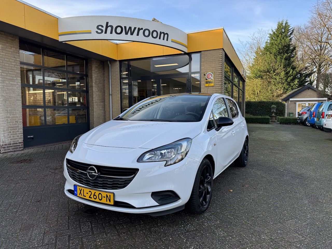 Opel Corsa - 1.4 Black Edition 90PK Airco Navi Carplay - AutoWereld.nl