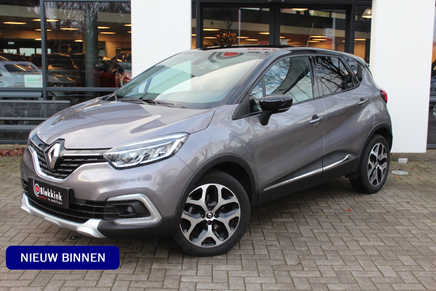 Renault Captur - 1.3 TCe Intens 150 pk Automaat Navigatie,Camera, Clima, Cruise contr - AutoWereld.nl