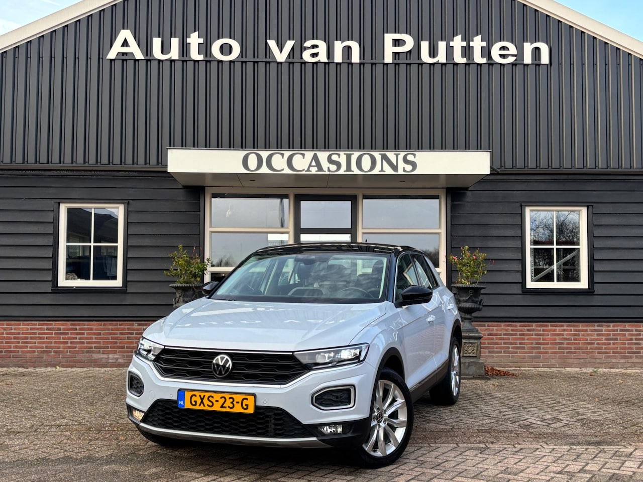 Volkswagen T-Roc - 1.5 TSI Sport / DSG / Digitale teller / Camera / Adaptive cruise / Apple Carplay / - AutoWereld.nl