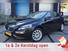 Volvo V40 - 2.0 T3 Momentum * Standkachel * 152 PK * Cruise