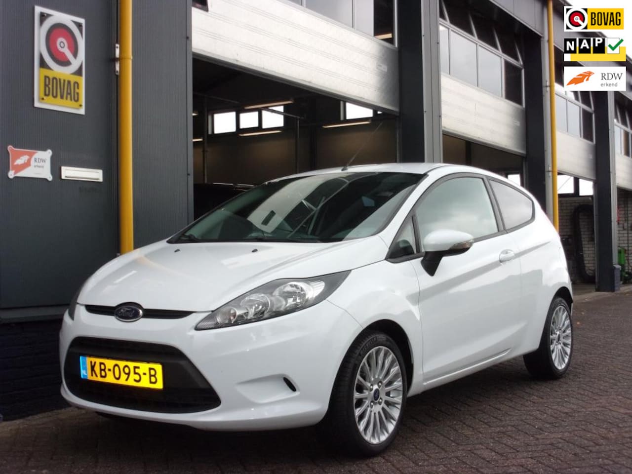 Ford Fiesta - 1.25 Titanium Winterpakket, Airco, Lichtmetalen velgen - AutoWereld.nl