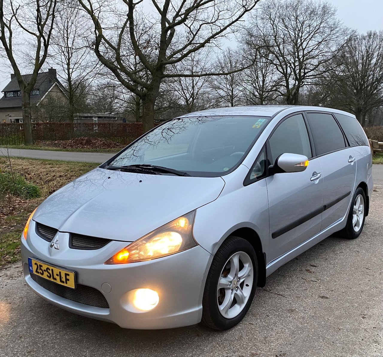 Mitsubishi Grandis - 2.4-16V Intense 2.4-16V Intense - AutoWereld.nl