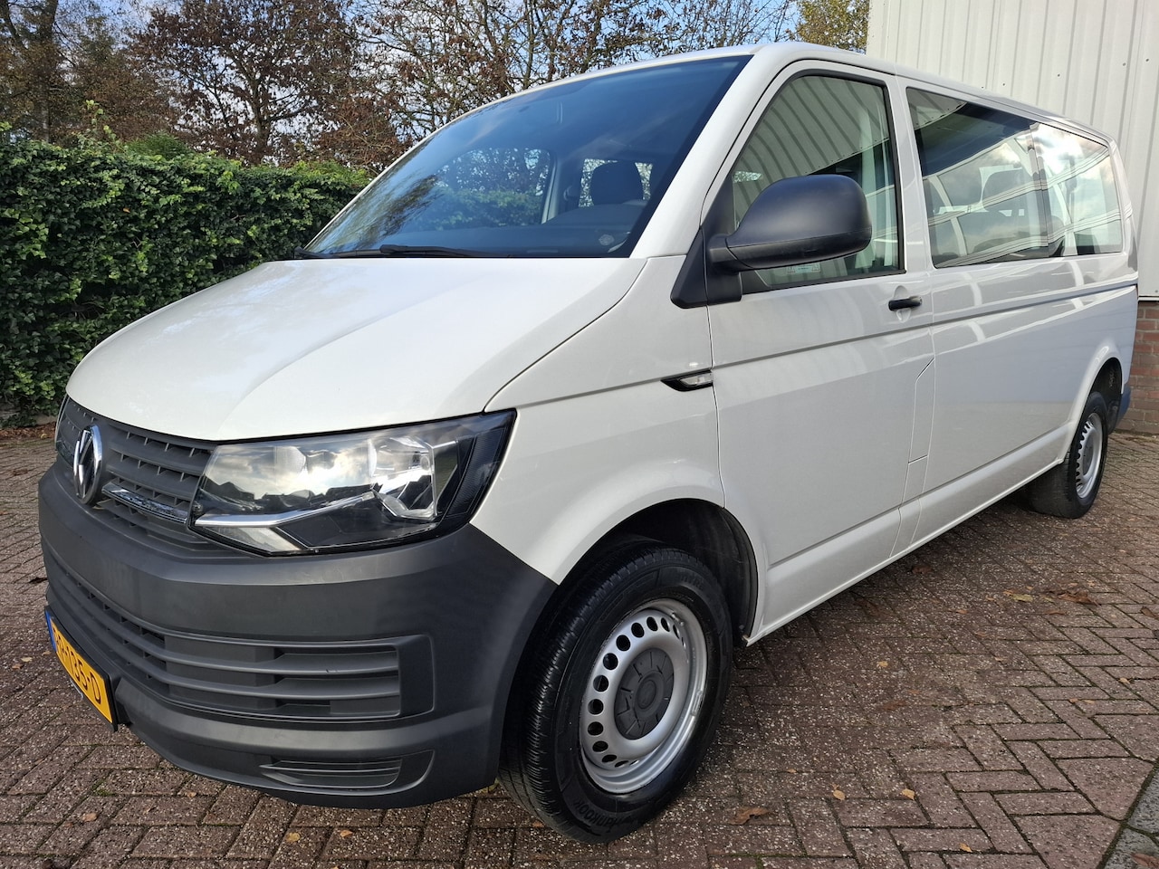 Volkswagen Transporter Kombi - 2.0 TSI L2H1 16500.- INCL BTW 9-PERSOONS BENZINE 150PK - AutoWereld.nl