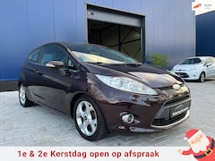 Ford Fiesta - 1.4 Titanium / CLIMATE CONTROL / STOELVERWARMING / PDC