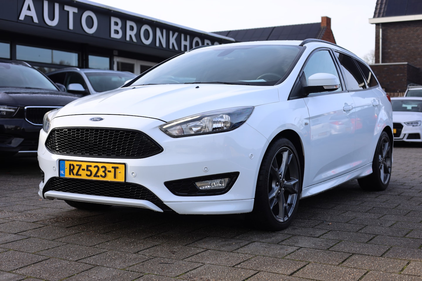 Ford Focus Wagon - 1.5 ST-LINE | NAVI | CARPLAY | 1e EIGENAAR! - AutoWereld.nl