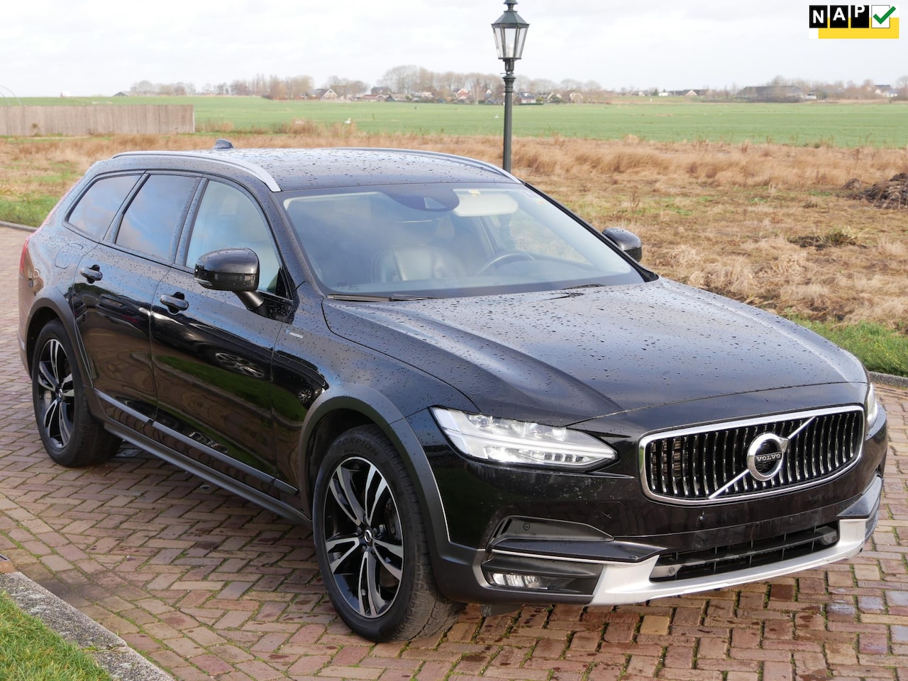 Volvo V90 Cross Country - 2.0 D4 AWD AUT. Pro LEATHER ** 15599 NETTO ** - AutoWereld.nl