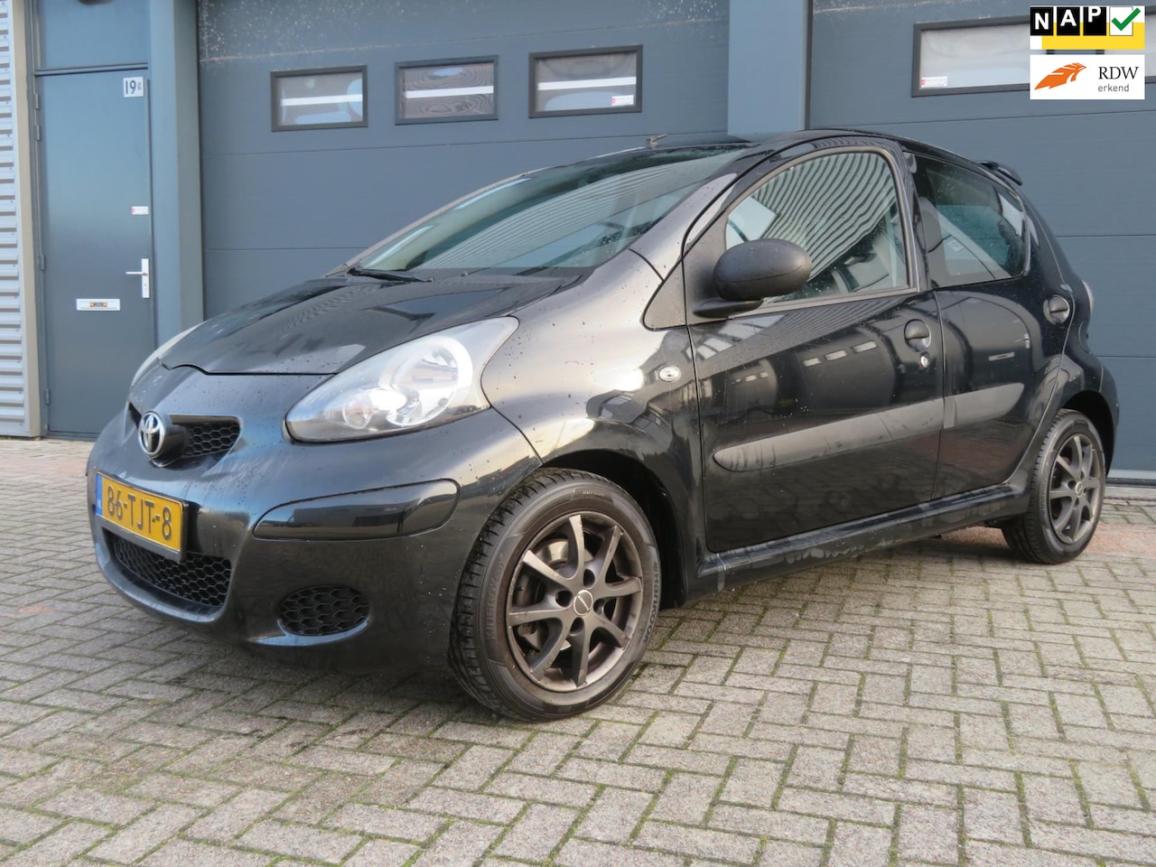 Toyota Aygo - 1.0-12V Now kleine 5 deurs airco - AutoWereld.nl