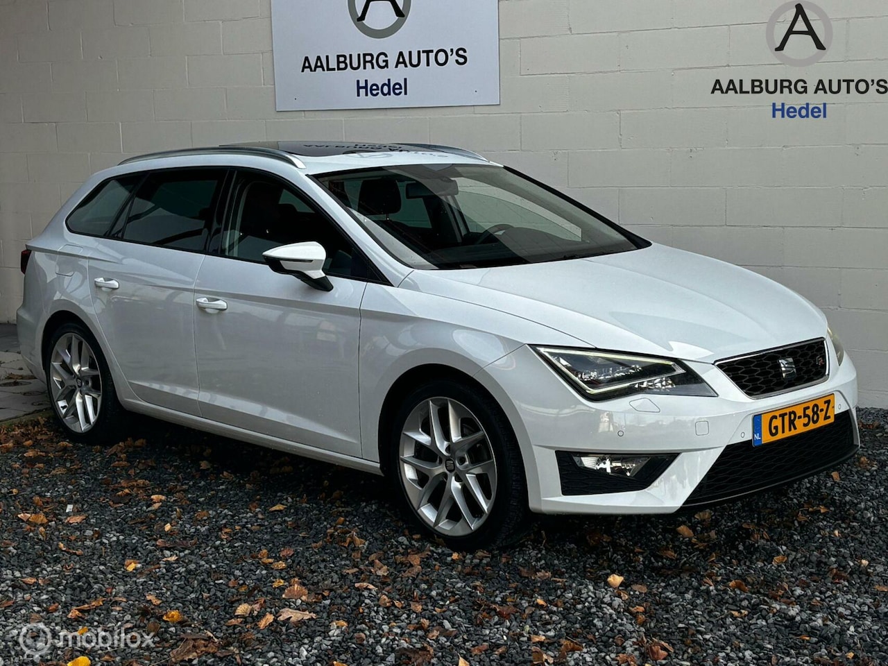 Seat Leon ST - 1.4 TSI FR 140PK Panorama Navi Cruise 18inch Perf - AutoWereld.nl