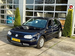 Volkswagen Golf - 1.6 Comfortline