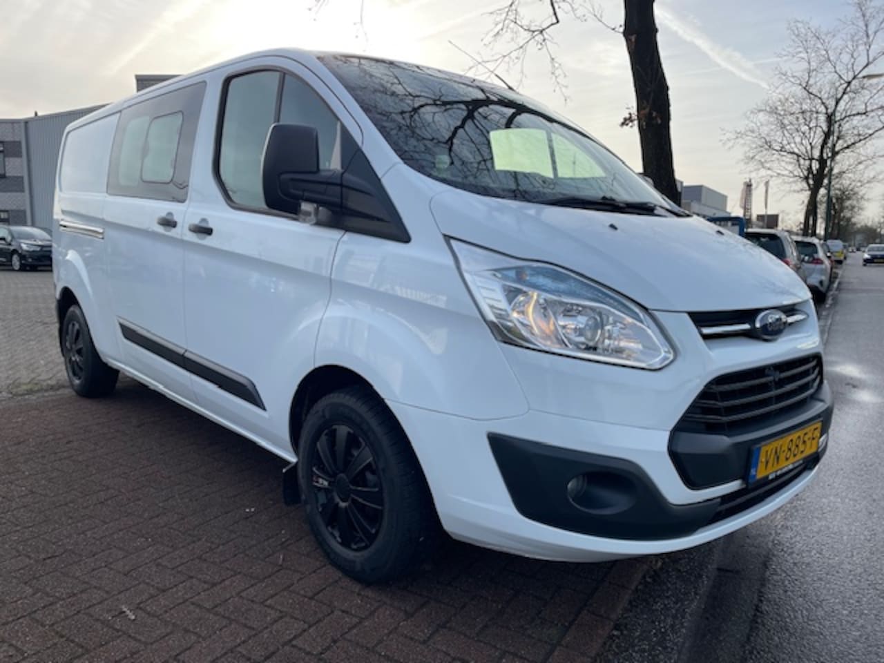 Ford Transit Custom - 310 2.2 TDCI L2 H1 Trend Dubbel Cabine 6persoons 83.000km Airco - AutoWereld.nl