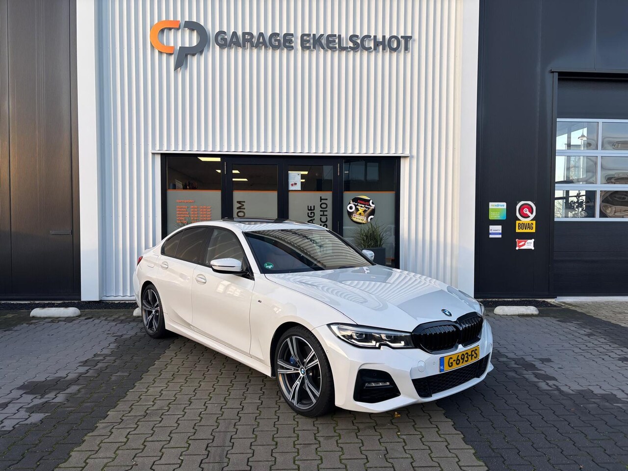 BMW 3-serie - 320i High Executive M Sport Edition - AutoWereld.nl