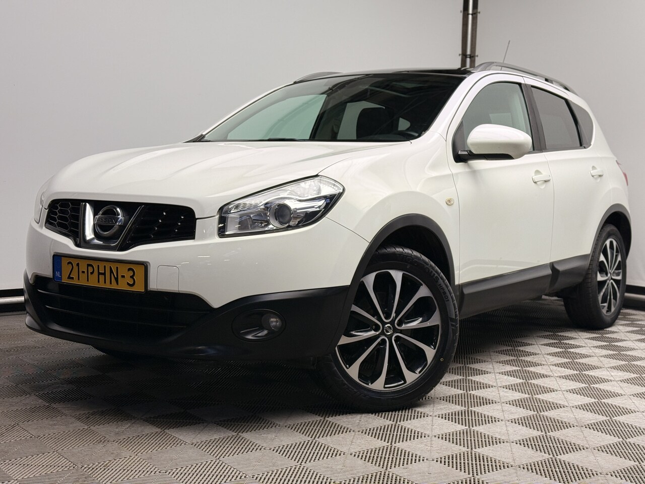 Nissan Qashqai - 1.6 Connect Edition 1e Eigenaar NL Auto - AutoWereld.nl