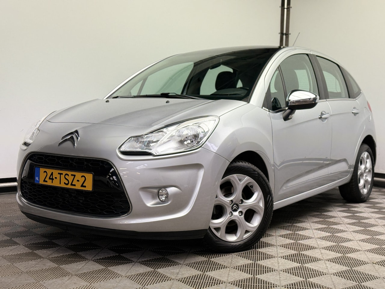 Citroën C3 - 1.4 VTi Collection Pano ECC LM16" NL Auto - AutoWereld.nl