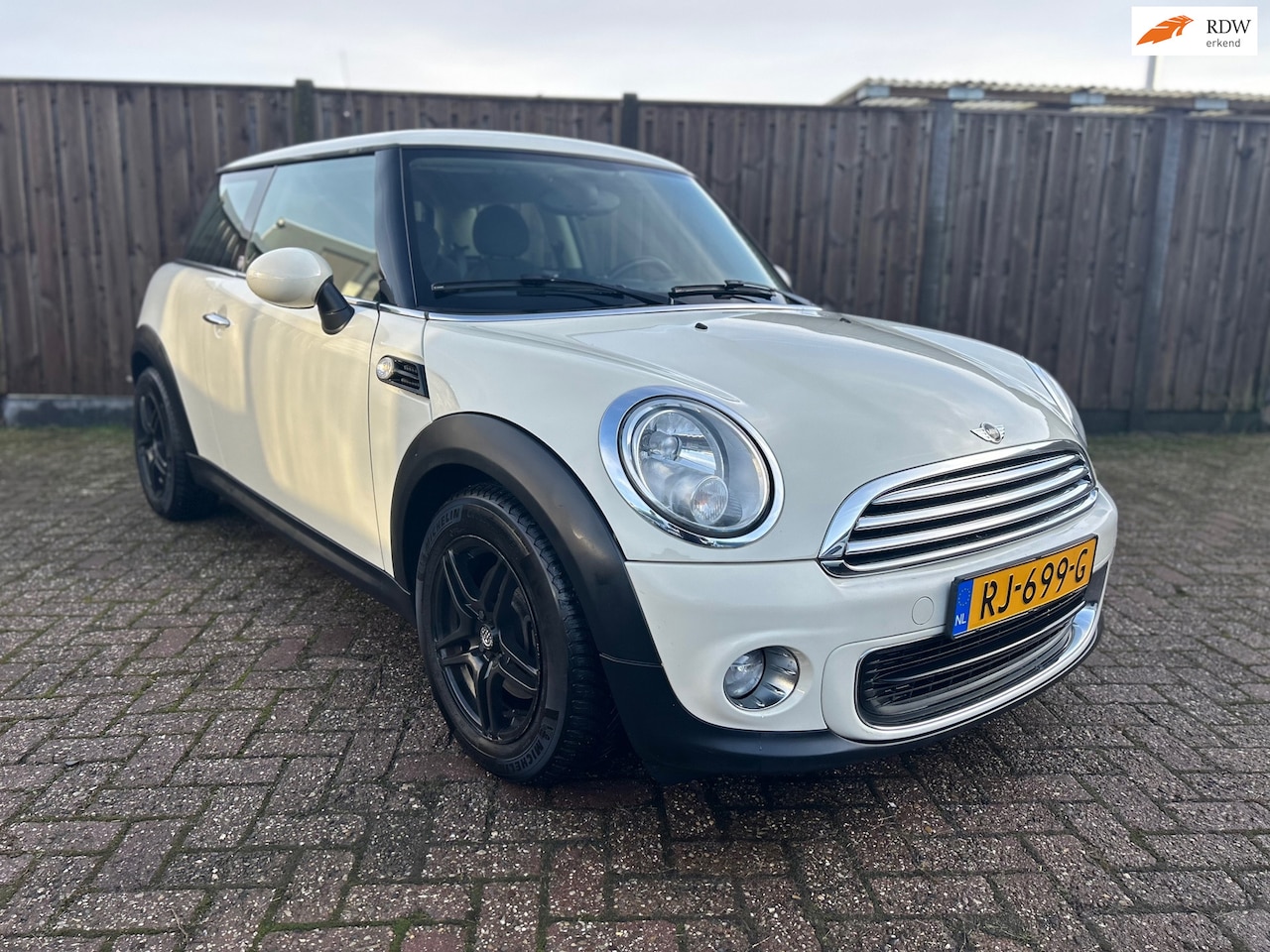 MINI One - Mini 1.6 MINIMALIST Salt/AIRCO/ELEKT.RAMEN - AutoWereld.nl