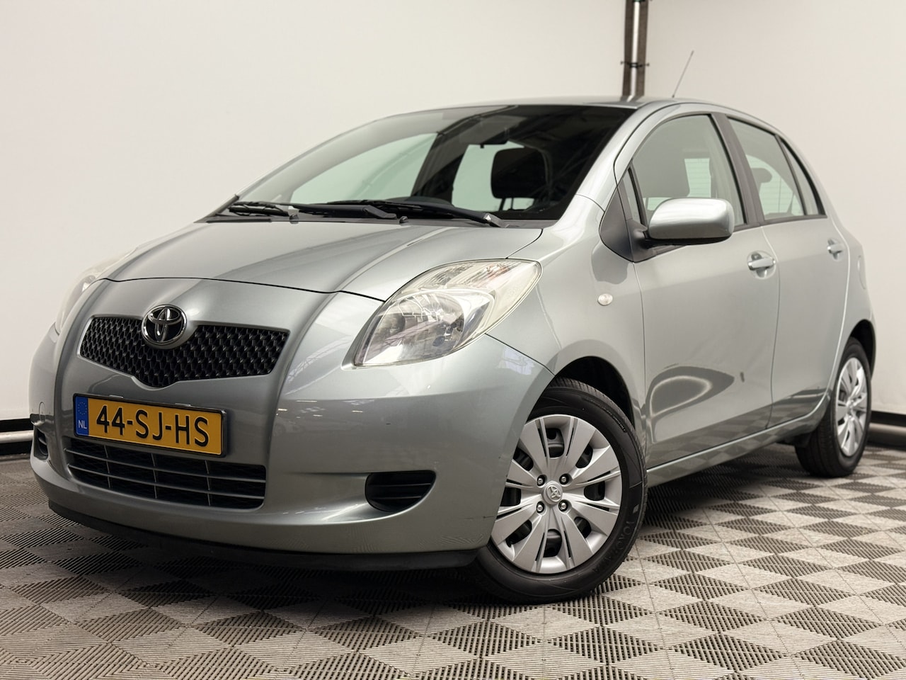 Toyota Yaris - 1.3 VVTi Sol 5-drs Airco 1e Eigenaar - AutoWereld.nl