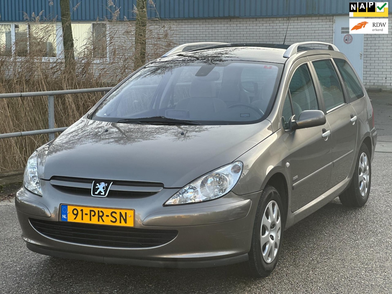 Peugeot 307 SW - 1.6 16V Navtech!2004!Panoramadak!1e eigenaar!NAP!Clima!APK.! - AutoWereld.nl