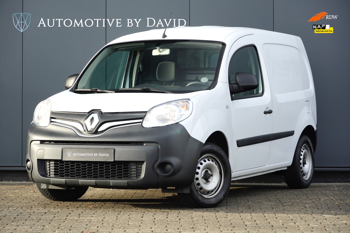 Renault Kangoo Express - 1.5 dCi 75 PK COMFORT S&S / NIEUWE DISTRIBUTIERIEM / AIRCO / NAVIGATIE / PDC / DEALERONDER - AutoWereld.nl