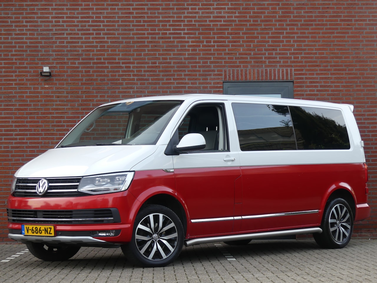 Volkswagen Transporter - 2.0 TDI 150PK Lang Dubbel Cabine LED/LEER/Trekhaak/PDC - AutoWereld.nl