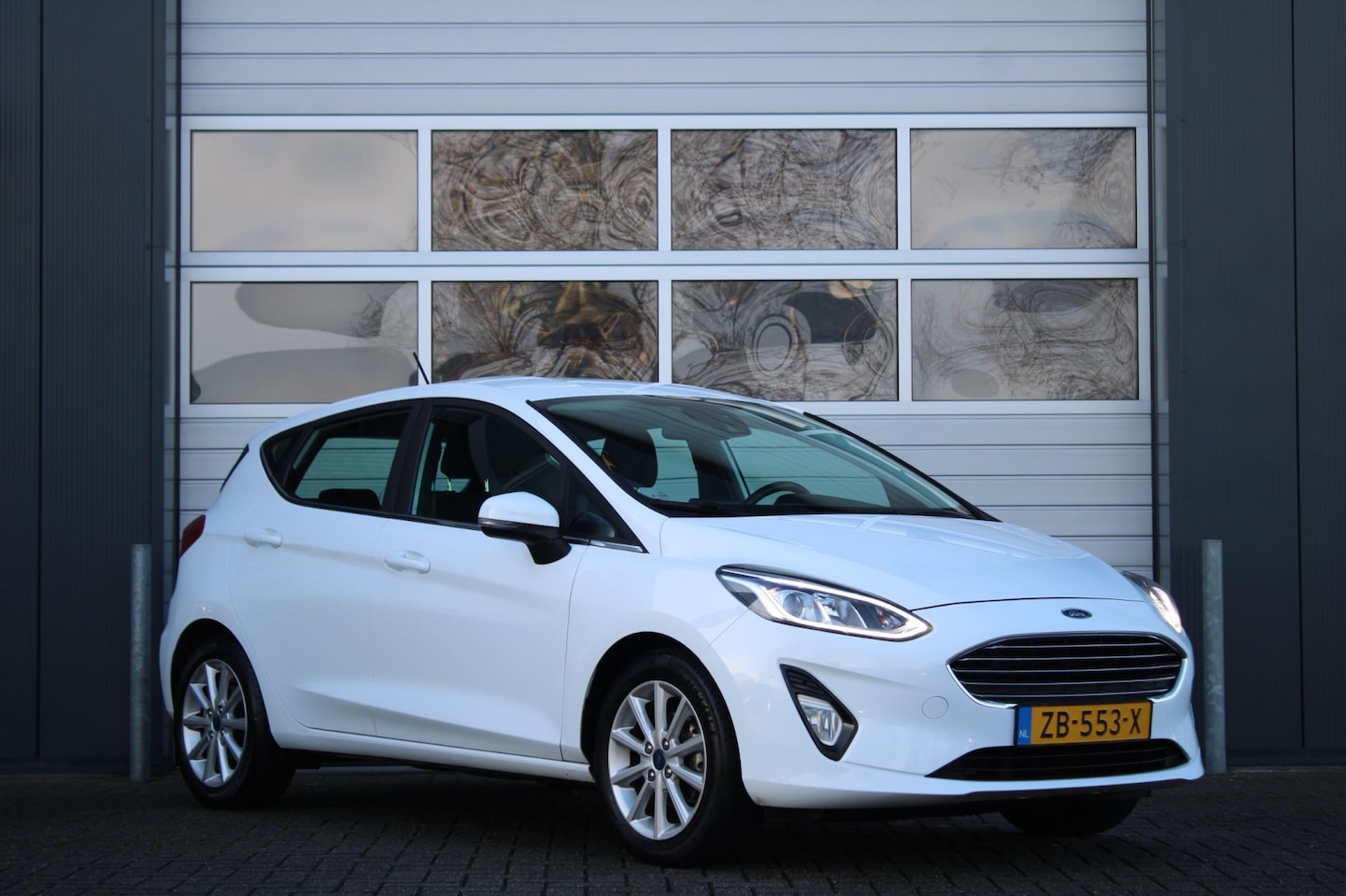 Ford Fiesta - 1.0 EcoBoost Vignale 5-Deurs Airco/Cruise/Bluetooth/Stoelverwarming/AppleCarplay/Radio.USB - AutoWereld.nl