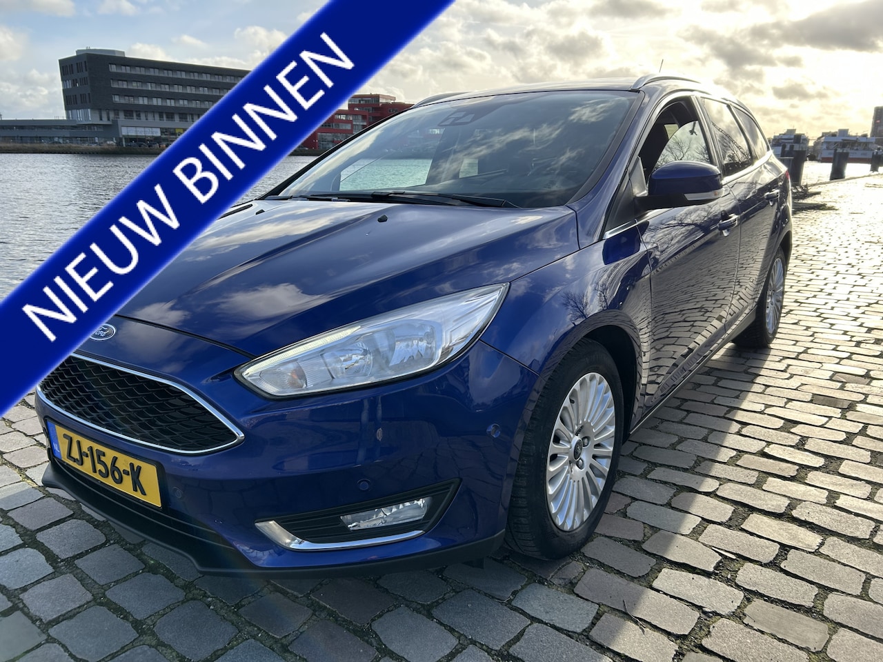 Ford Focus Wagon - 1.0 Titanium navi/camera airco/ecc apk - AutoWereld.nl