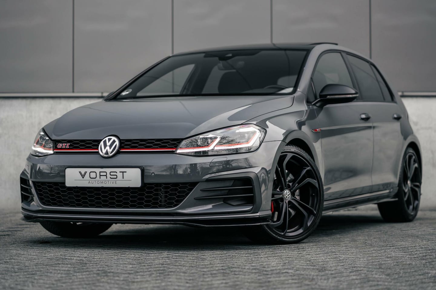 Volkswagen Golf - 2.0 TSI GTI TCR Pano Dsg Akrapovic - AutoWereld.nl