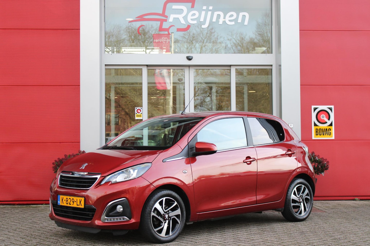 Peugeot 108 - 1.0 e-VTi 72PK ALLURE | APPLE CARPLAY/ANDROID AUTO | ACHTERUITRIJ CAMERA | CLIMATE CONTROL - AutoWereld.nl