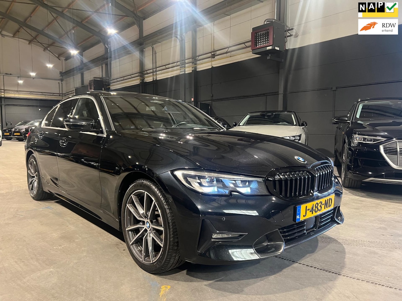 BMW 3-serie - 320d High Executive - Schuifdak - HuD - Adapt Cruise - Camera - Carplay - Incl BTW - AutoWereld.nl