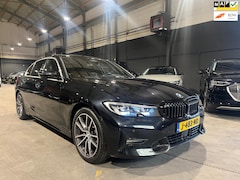 BMW 3-serie - 320d High Executive - Schuifdak - HuD - Adapt Cruise - Camera - Carplay - Incl BTW