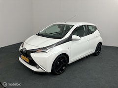 Toyota Aygo - 1.0 VVT-i x-play Airco, Camera, Cruise, NAP