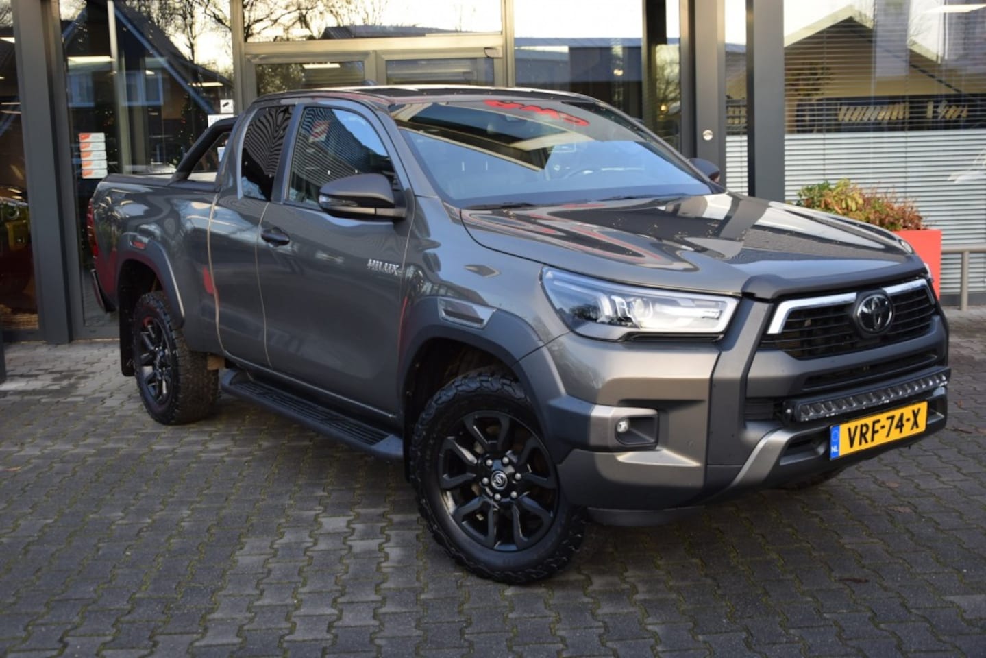 Toyota HiLux - 2.8 D-4D X-TRA CAB INVINCIBLE 4WD A/T VAN - AutoWereld.nl