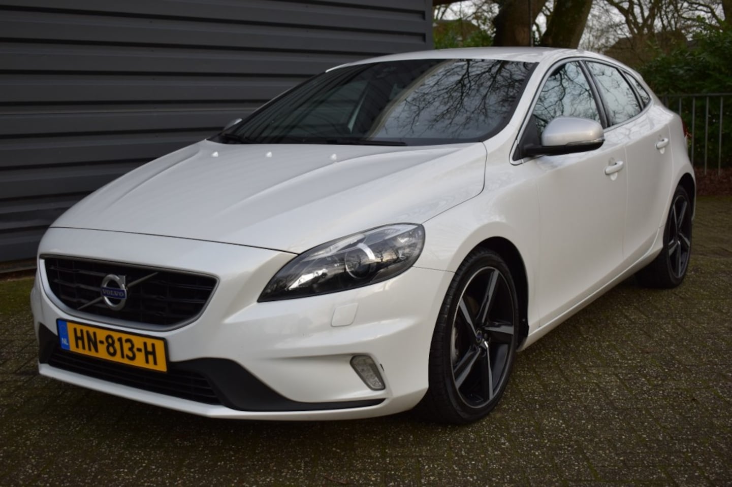 Volvo V40 - VOLVO V40 2.0 D2 R-DESIGN!!! BNS!!! 154,896 KM!!!! - AutoWereld.nl