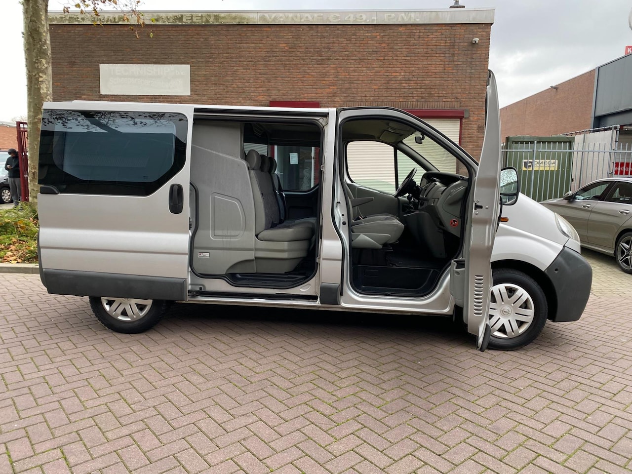 Opel Vivaro - 1.9 DTI DC * Airco * Airbag * Elek Ramen * Stuurbekrachtiging * Rijdt en Schakelt Goed * - AutoWereld.nl