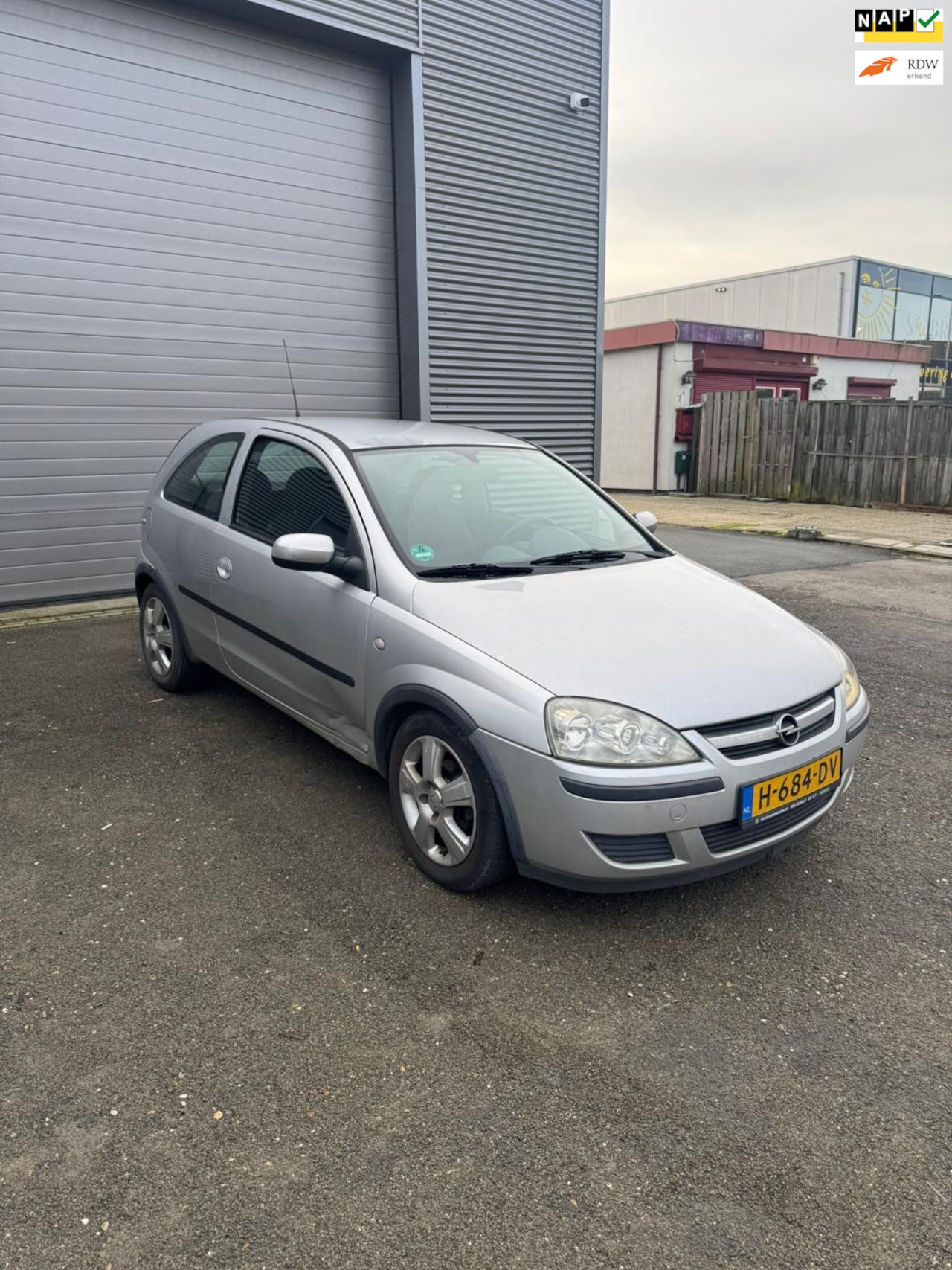 Opel Corsa - 1.0-12V Essentia 1.0-12V Essentia - AutoWereld.nl