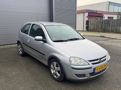 Opel Corsa - 1.0-12V Essentia