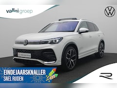 Volkswagen Tiguan - 1.5 eTSI 150PK DSG R-Line Edition | Pano | Trekhaak | Standkachel | Harman/Kardon | IQ Lig