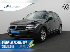 Volkswagen Tiguan - 1.4 TSI 245PK DSG eHybrid Life Business | Pano | Camera | Stoelverwarming | Navi | ACC | K