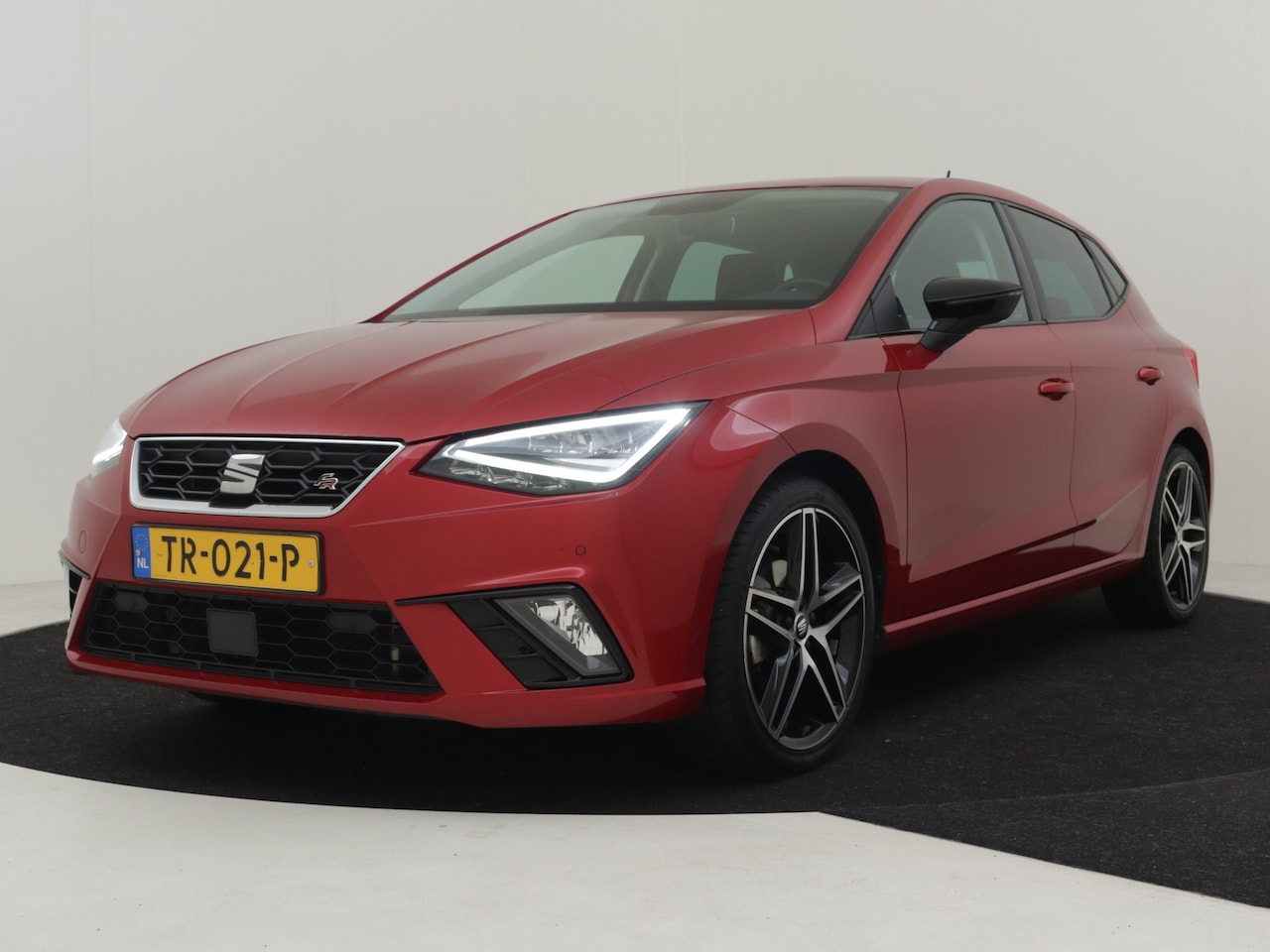 Seat Ibiza - 1.0 TSI 116pk FR Business Intense | Airco | Achteruitrijcamera | Apple Carplay/Android Aut - AutoWereld.nl