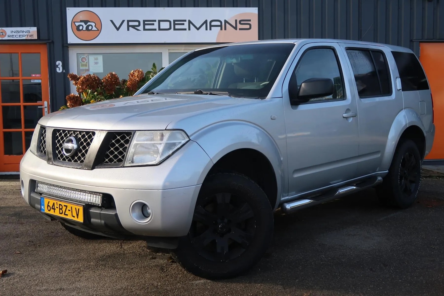 Nissan Pathfinder - 2.5 SE Comfort 2.5 SE Comfort - AutoWereld.nl