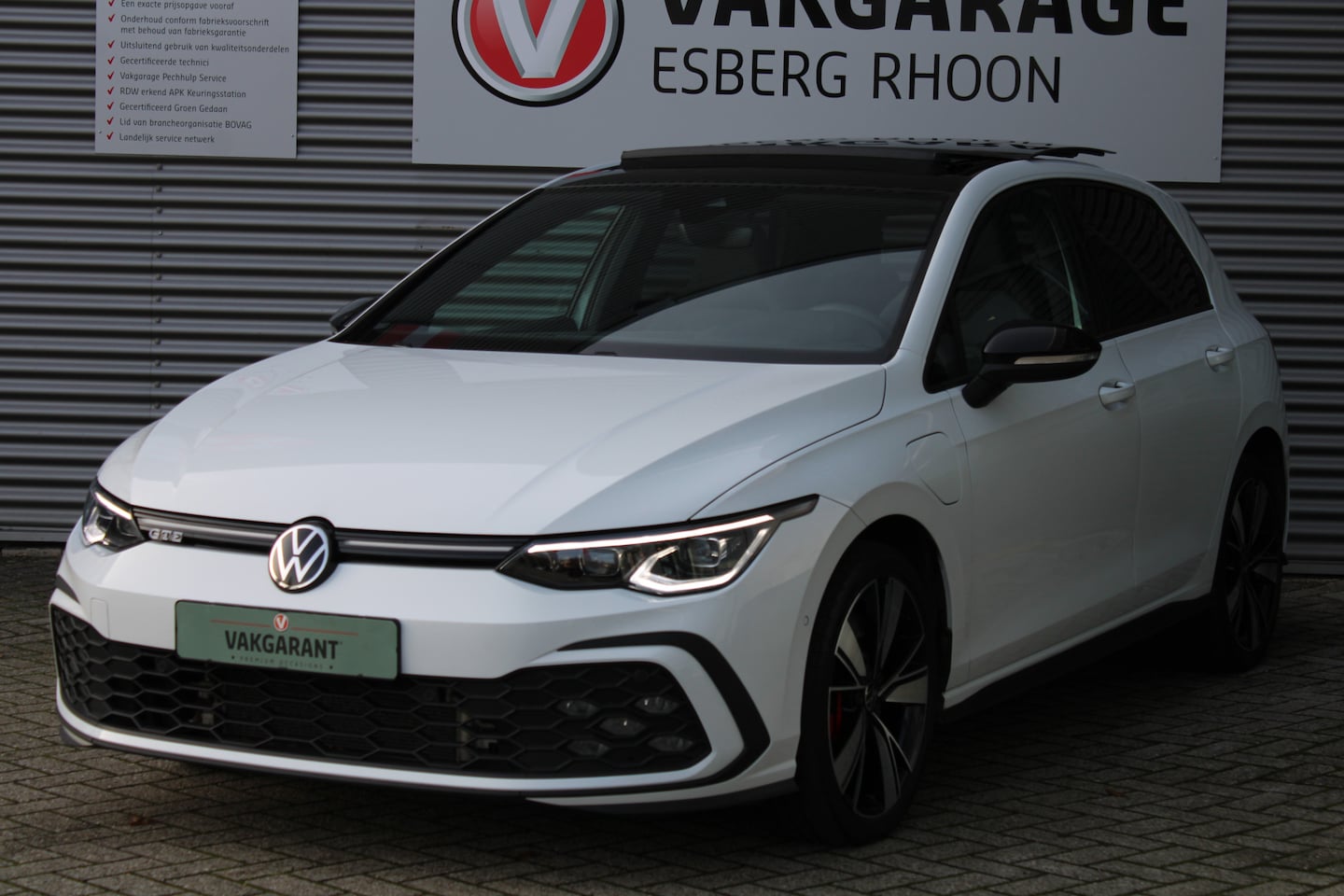 Volkswagen Golf - VIII 1.4 eHybrid GTE BLACKSTYLE,IQ-LIGHT,SCHUIFDAK - AutoWereld.nl