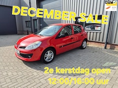 Renault Clio - 1.2 TCE Expression DECEMBER SALE VAN € 1995 VOOR € 1595