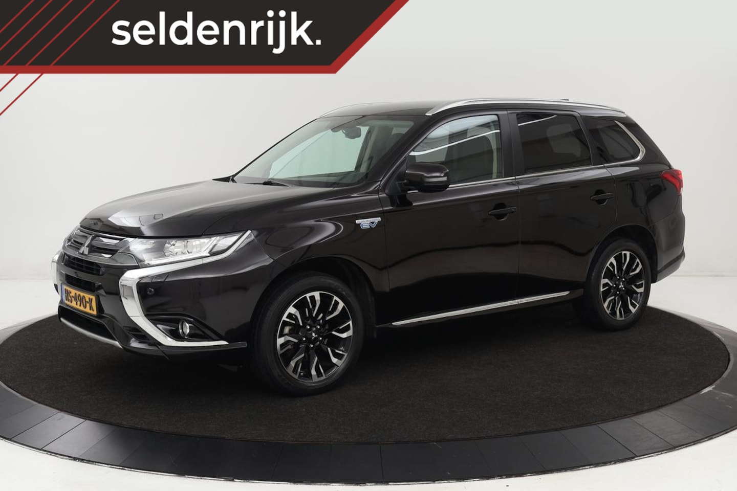 Mitsubishi Outlander - 2.0 PHEV Executive | Stoelverwarming | Trekhaak | Leder/Alcantara | Camera | Keyless | Cli - AutoWereld.nl