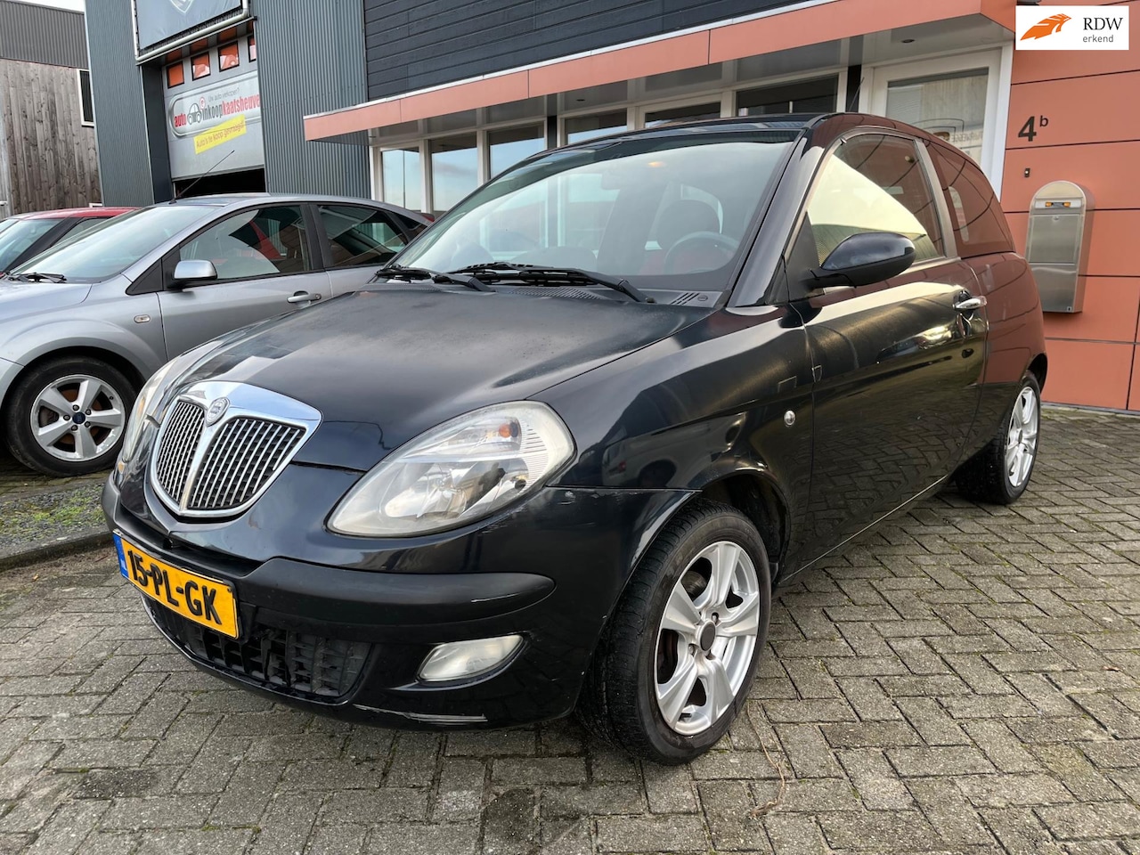 Lancia Y(psilon) - Ypsilon 1.4-16V Platino AIRCO OPEN DAK NIEUWE APK - AutoWereld.nl