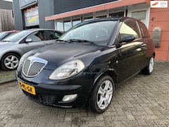 Lancia Y(psilon) - Ypsilon 1.4-16V Platino AIRCO OPEN DAK NIEUWE APK