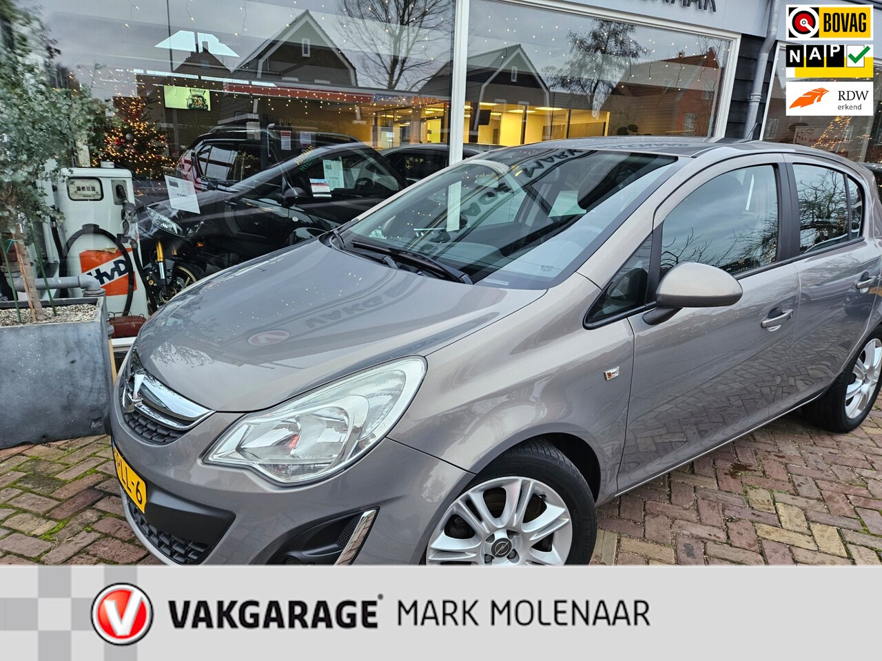 Opel Corsa - 1.4-16V Edition 1.4-16V Edition,mooie kleur,cruisecontrole - AutoWereld.nl