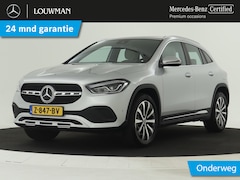 Mercedes-Benz GLA-Klasse - 180 Luxury Line | Stoelverwarming | Parkeerpakket met Camera | LED | Apple CarPlay | DAB |