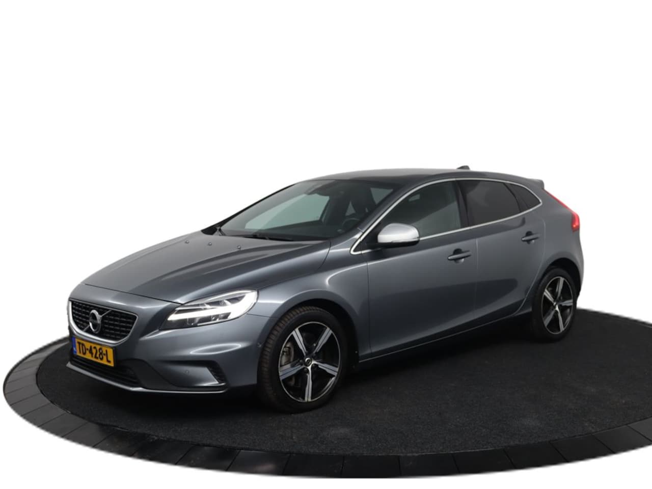 Volvo V40 - T4 Business Sport | Panoramadak | Standkachel | Parkeercamera | Parkeersensoren V+A | Stoe - AutoWereld.nl