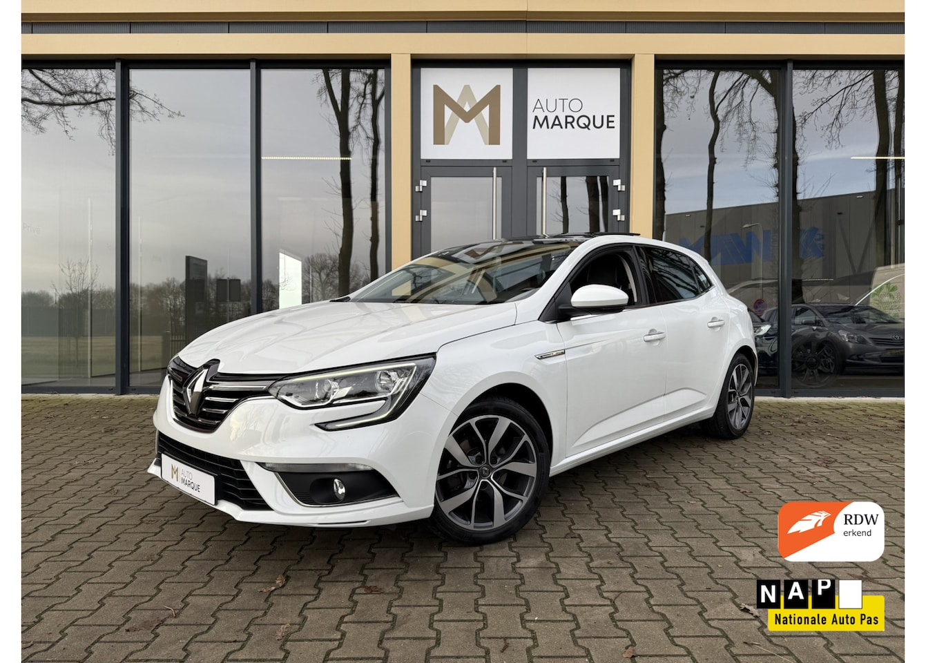 Renault Mégane - 1.2 TCe 131PK | Bose | NL Auto | Schuif/Kanteldak | Navigatie | 17" LM Velgen | LED | - AutoWereld.nl