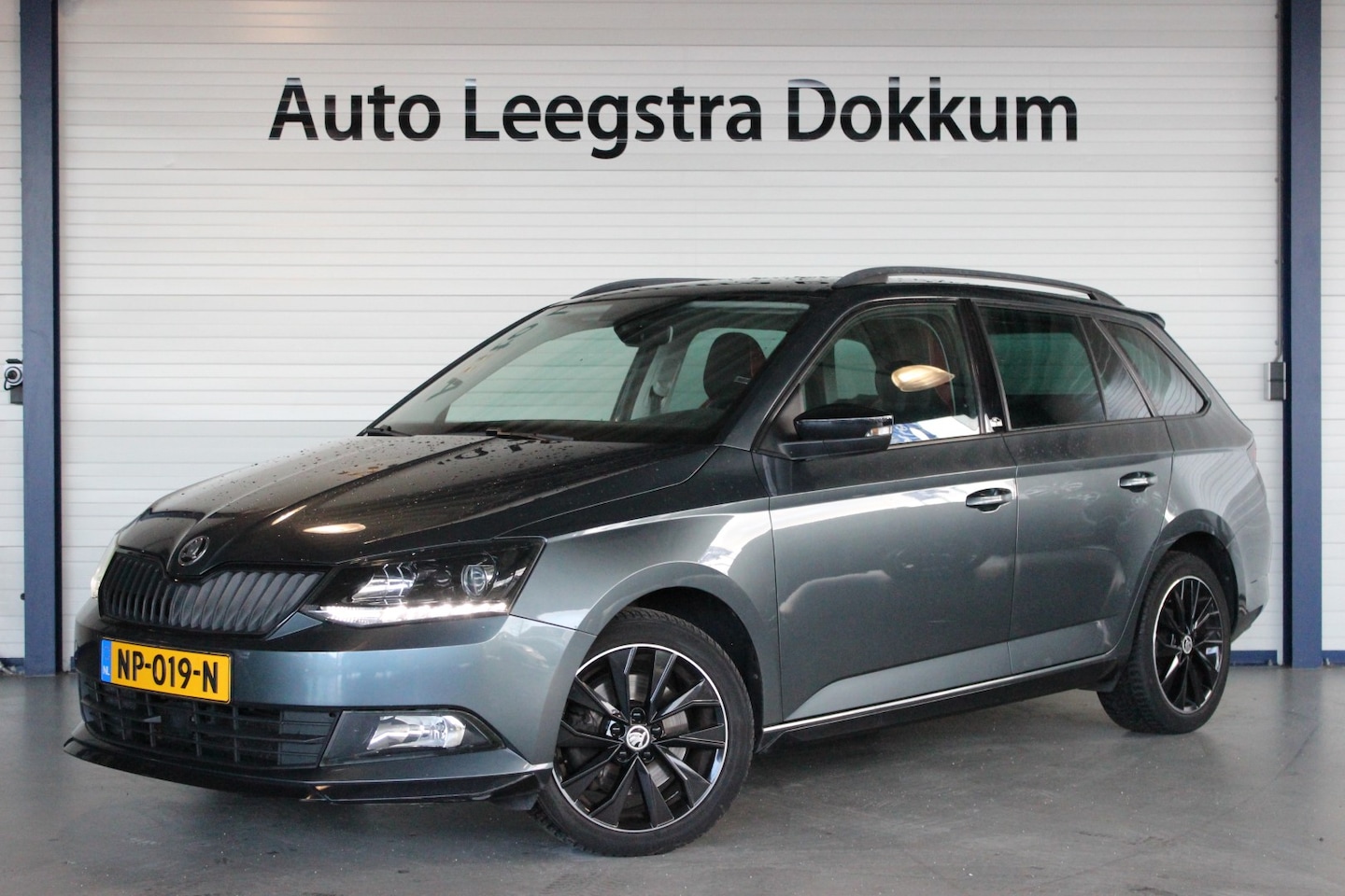 Skoda Fabia Combi - 1.2 TSI Monte Carlo Trekhaak | Pano | Clima | Sportstoelen | Bluetooth | 16" LMV | PDC - AutoWereld.nl