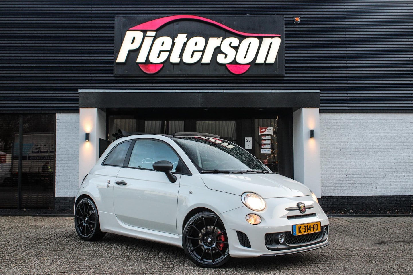 Fiat 500 C - 1.4 T-Jet Abarth 595 CABRIO AUT STOELVER. - AutoWereld.nl