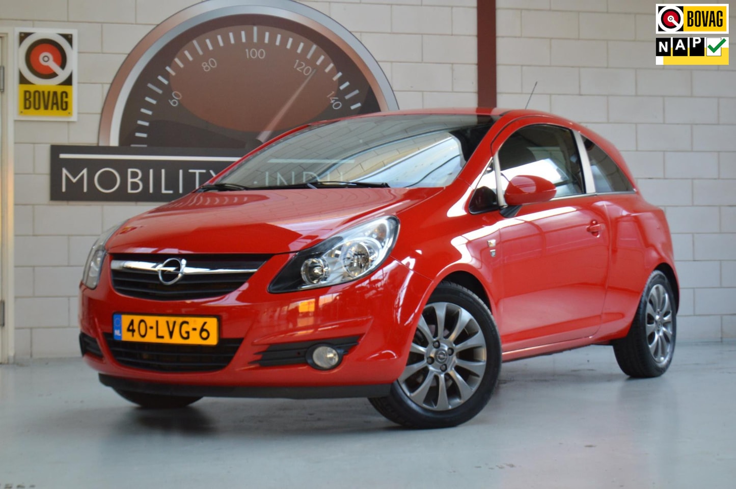 Opel Corsa - 1.2-16V '111' Edition 1.2-16V '111' Edition, Alles is als nieuw! Ongelofelijk. - AutoWereld.nl